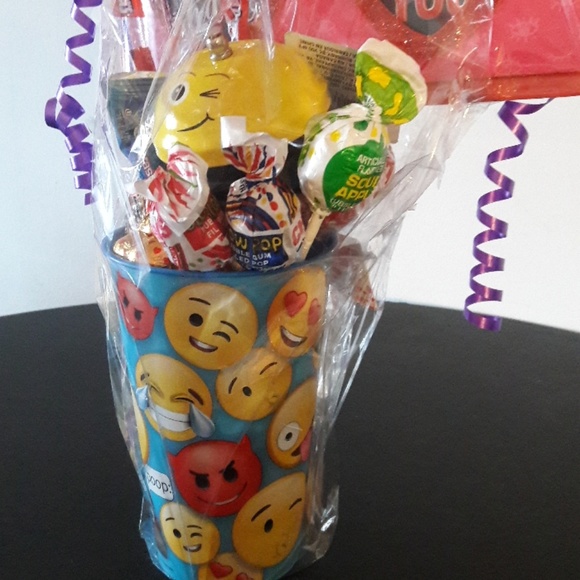 Valentine's Day Gift Basket - Picture 5 of 8